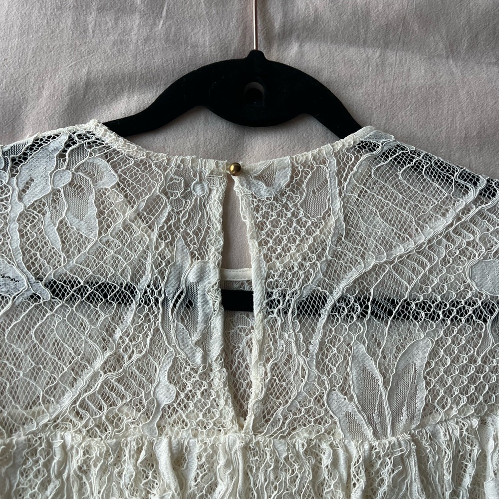 Lacy Ruffled Top - Picture 3 of 4